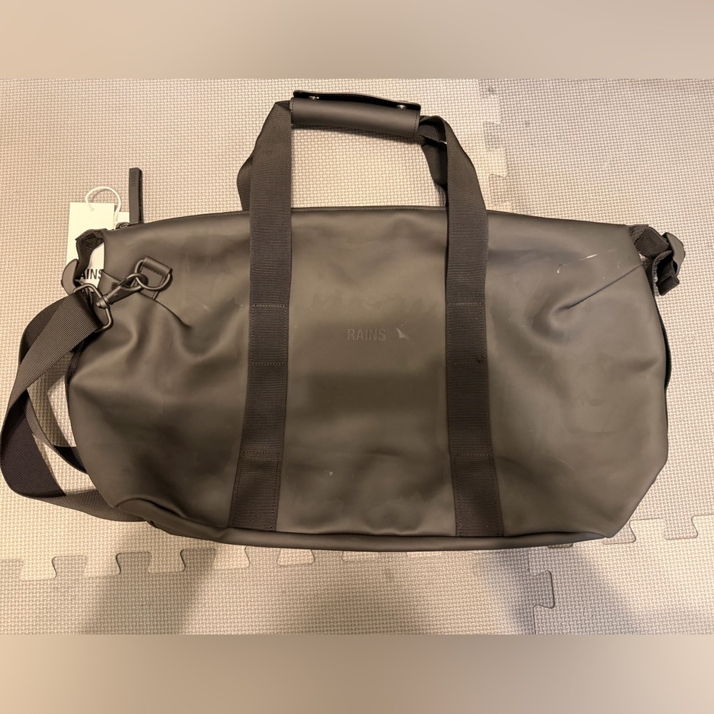 GUC Rains Hilo Weekend Black Duffel Bag Small